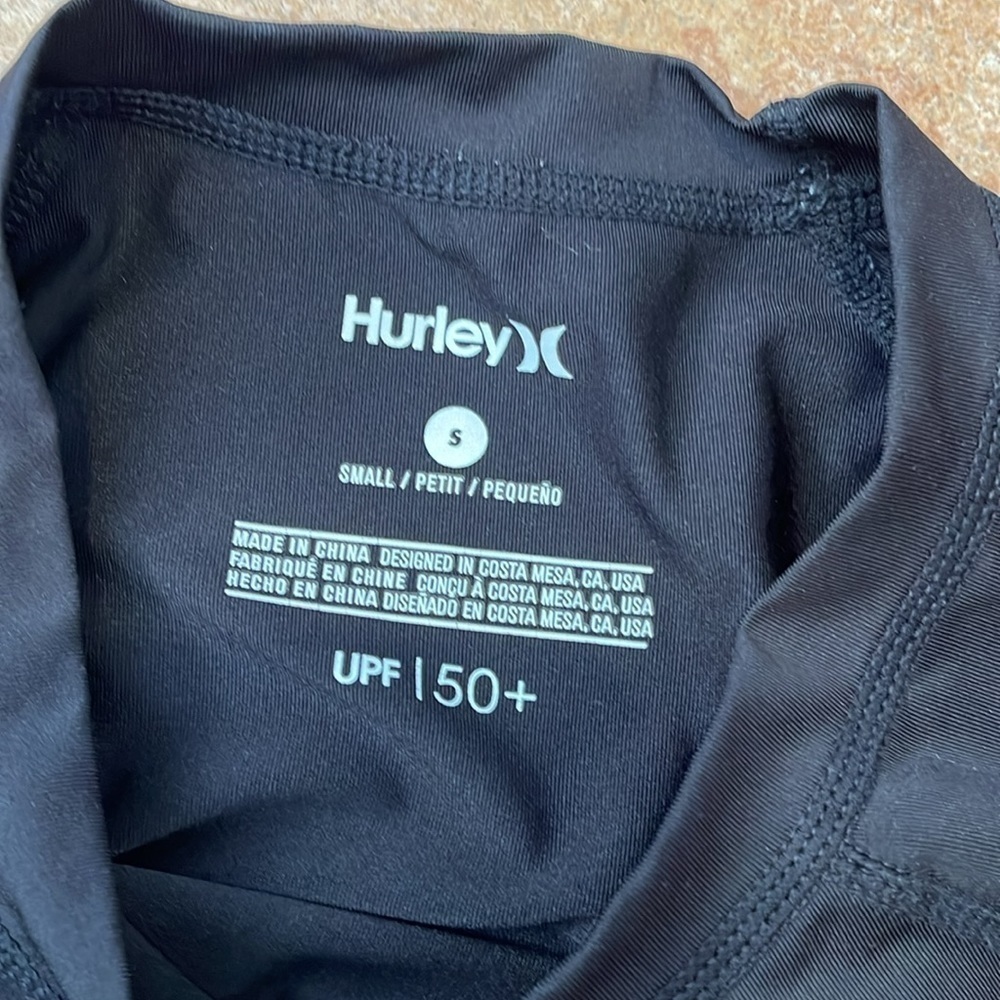 Hurley Rashguard small - Picture 3 of 5